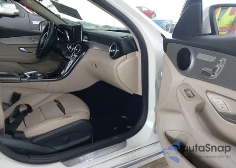 2016 Mercedes-Benz C 300 из США, поврежденный, VIN 55SWF4JB2GU173643